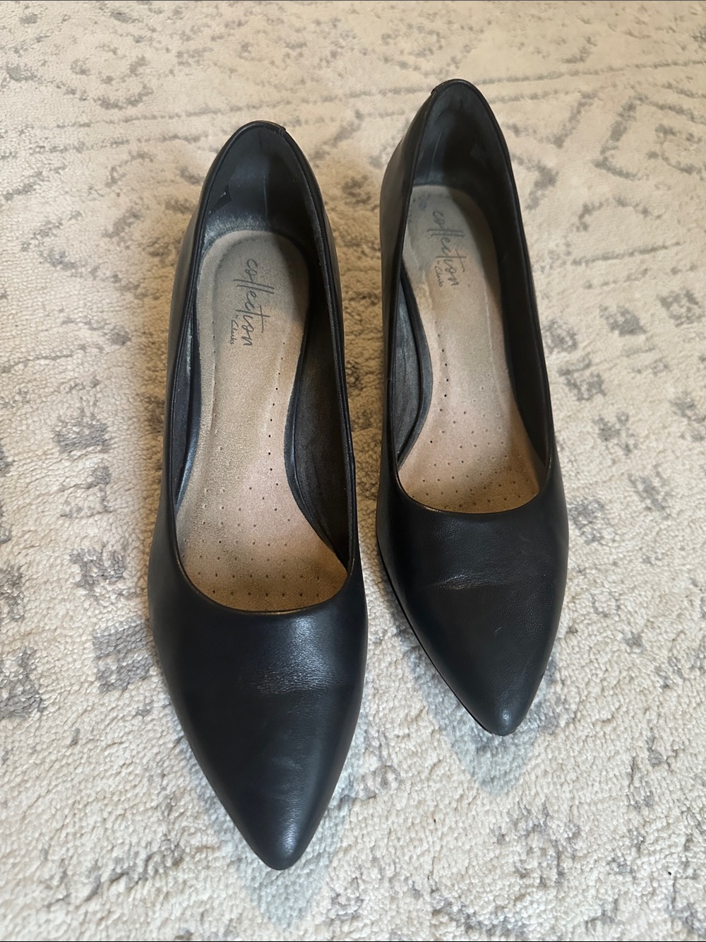 Clarks Black Pointed-Toe Leather Pumps